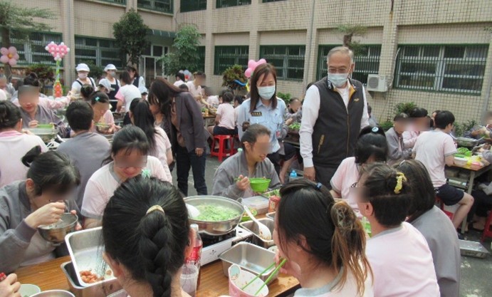 高女監歲末圍爐